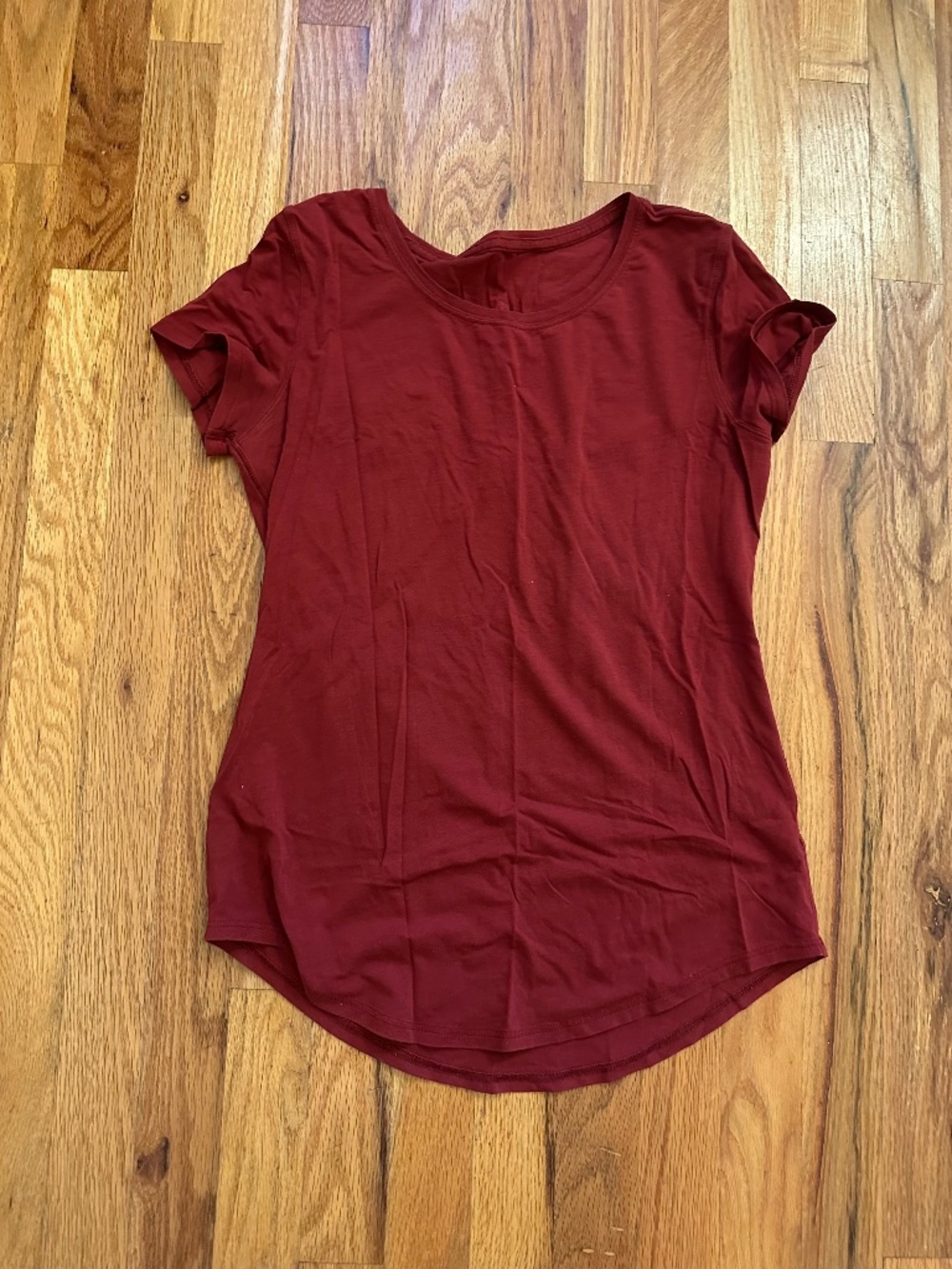 Lululemon Red Short Sleeve T-Shirt Scoop Neck Curved Hem Women’s Athletic Top 4